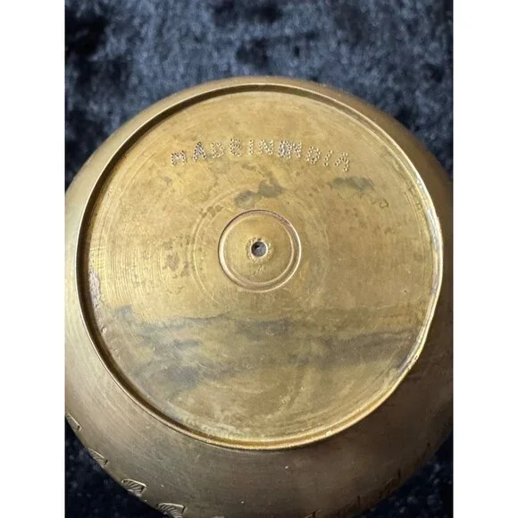 Vintage Handcrafted Brass Flower Vase Etched Intricate Floral Design MAde India - Picture 5 of 6